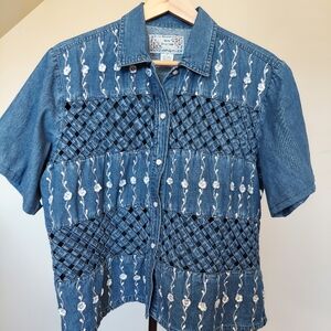 New Direction Sz L Blue Denim Shirt  Floral Embroidery Waffle Design 100% Cotton